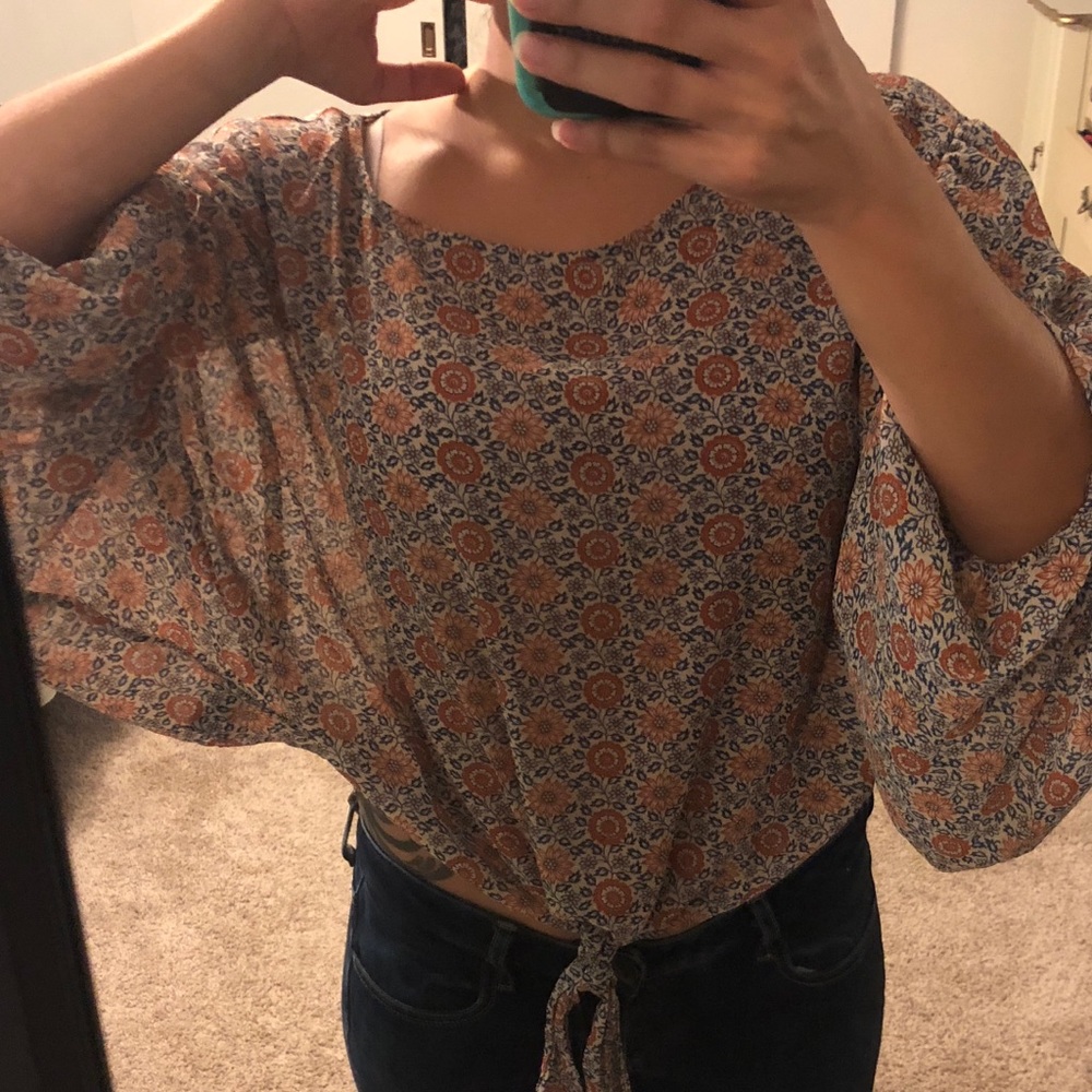 Vintage Mono Print Tie Front Blouse - Picture 2 of 6